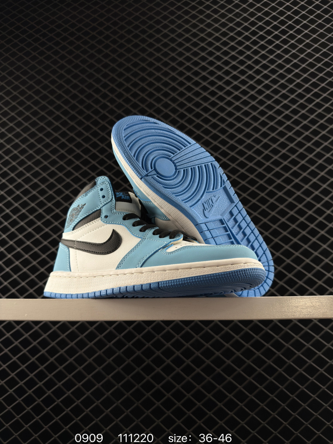 Nike Air Jordan 1 Retro High OG”Black/White“